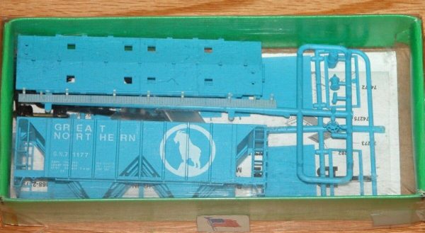 Bowser 55679 HO Blue Great Northern 70T 2-Bay Covered Hopper # 71177 Kit Sale - Image 2